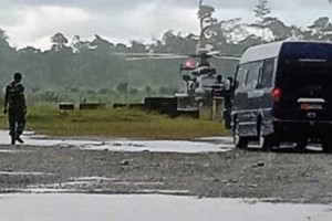 Satgas Penegakan Hukum (Gakum) TNI/Polri saat melakukan pengamanan di Distrik Sugapa, Kabupaten Intan Jaya, Papua.
